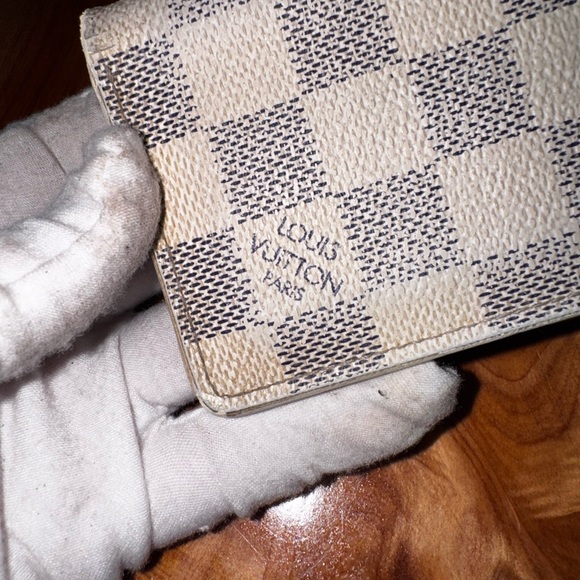 LOUIS VUITTON
Damier Azur Canvas Pocket Organizer Wallet - Picture 7 of 16